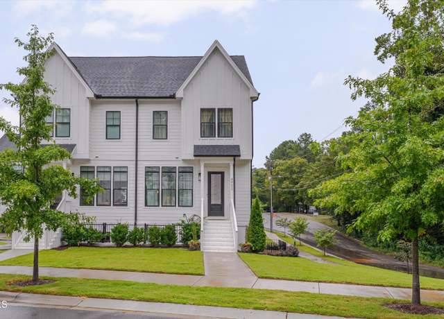Property at 4902 Trek Ln, Raleigh, NC 27605, 3 beds, 2.5 baths