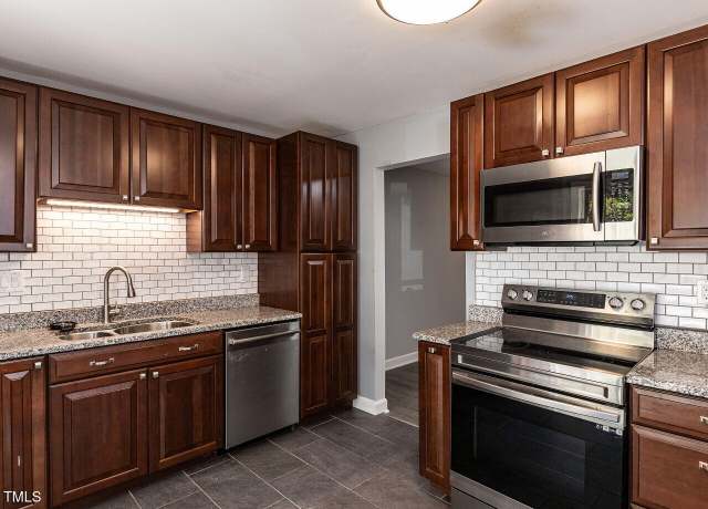 Property at 102 Sanair Ct, Apex, NC 27502, 3 beds, 2.5 baths