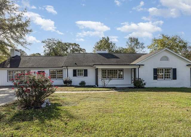 Property at 203 W Stewart St, Coats, NC 27521, 3 beds, 2.5 baths