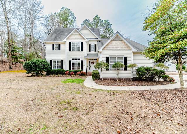 Property at 1000 W Landing Dr, Sanford, NC 27330, 3 beds, 2.5 baths
