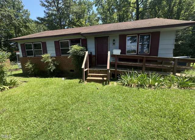Property at 815 Hillwood St, Sanford, NC 27330, 3 beds, 1 bath