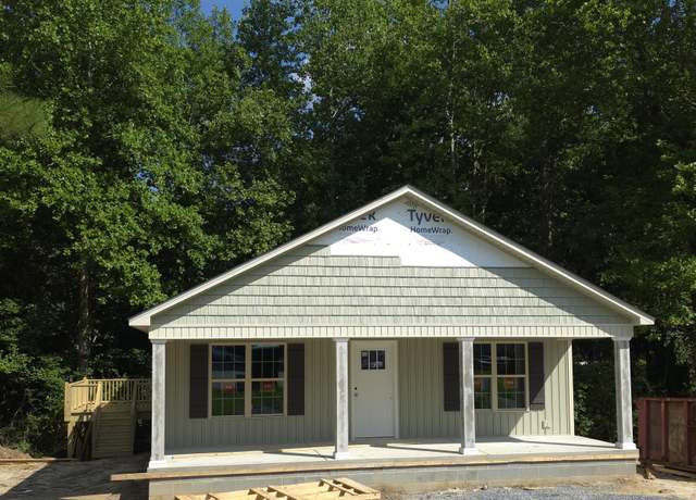 Property at 125 Evans St, Four Oaks, NC 27524, 3 beds, 2 baths
