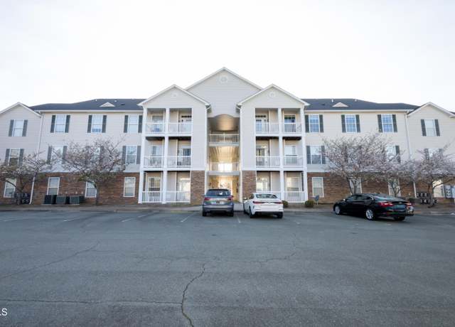 Property at 3031 Winston Dr Apt 302, Burlington, NC 27215, 3 beds, 2 baths
