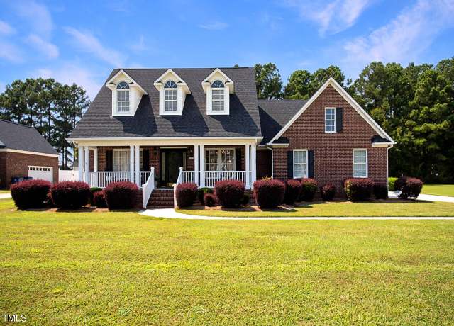 Property at 107 Knottingham Ct, Dunn, NC 28334, 3 beds, 2 baths