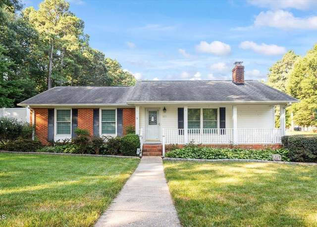 Property at 821 Northclift Dr, Raleigh, NC 27609, 3 beds, 1.5 baths