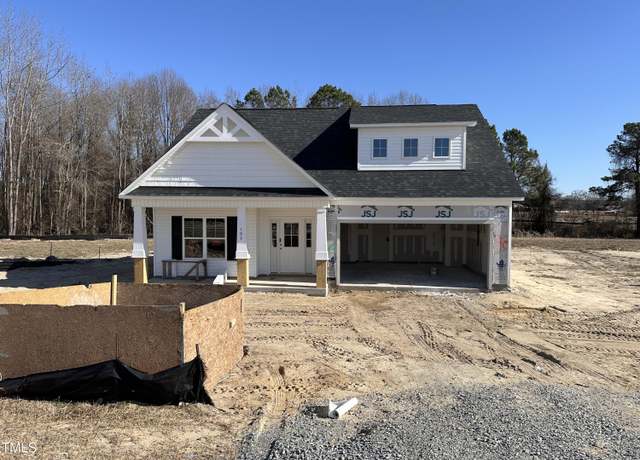 Property at 105 Tuskeegee Dr, Smithfield, NC 27577, 3 beds, 2.5 baths