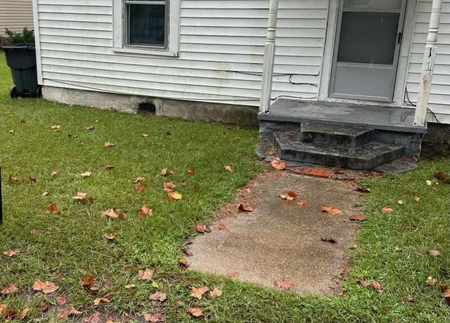 Property at 110 W Grady St, Four Oaks, NC 27524, 2 beds, 1 bath