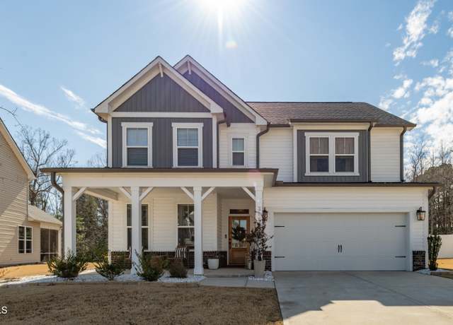 Property at 318 Highland Forest Dr, Fuquay Varina, NC 27526, 4 beds, 3 baths