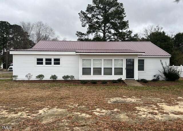 Property at 102 Sue Ave, Dunn, NC 28334, 3 beds, 3.5 baths