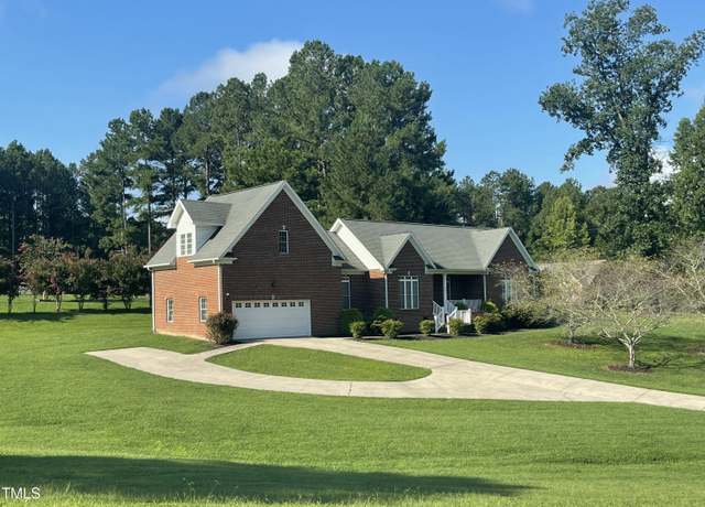 Property at 32 Valley Way, Henderson, NC 27537, 4 beds, 2 baths
