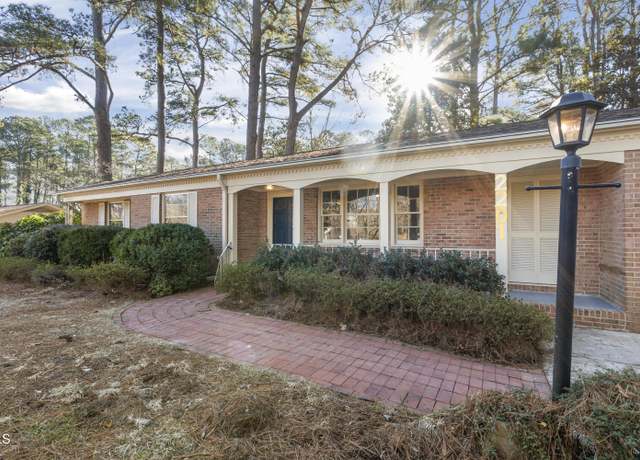 Property at 2201 Knollwood Dr, Sanford, NC 27330, 3 beds, 2 baths