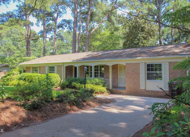 Property at 2201 Knollwood Dr, Sanford, NC 27330, 3 beds, 2 baths