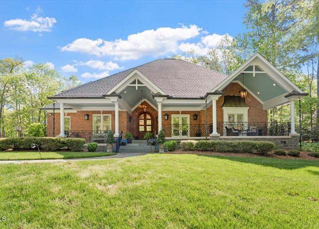 Property at 801 Pinehurst Dr, Chapel Hill, NC 27517, 4 beds, 5.5 baths