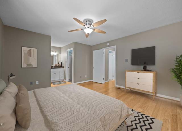 Property at 7233 Sandy Creek Dr, Raleigh, NC 27615, 3 beds, 2.5 baths