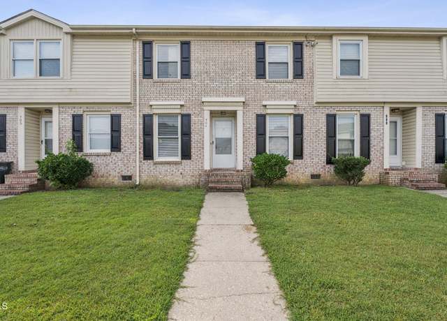 Property at 404 Kirkcaldy Ct, Fayetteville, NC 28314, 3 beds, 2 baths