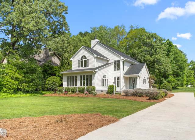 Property at 1925 W Lake Dr, Burlington, NC 27215, 4 beds, 3.5 baths