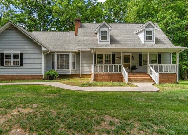 Property at 450 S Stratford Dr, Henderson, NC 27537, 3 beds, 2.5 baths