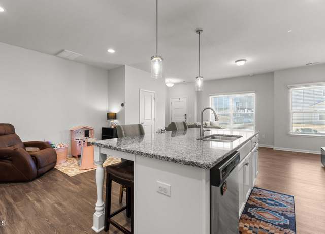 Property at 1805 Kauri Cliffs Dr, Fuquay Varina, NC 27526, 3 beds, 2.5 baths