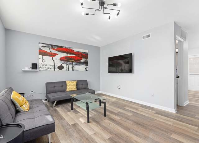 Property at 1002 Willow Dr Apt 107, Chapel Hill, NC 27514, 2 beds, 1.5 baths