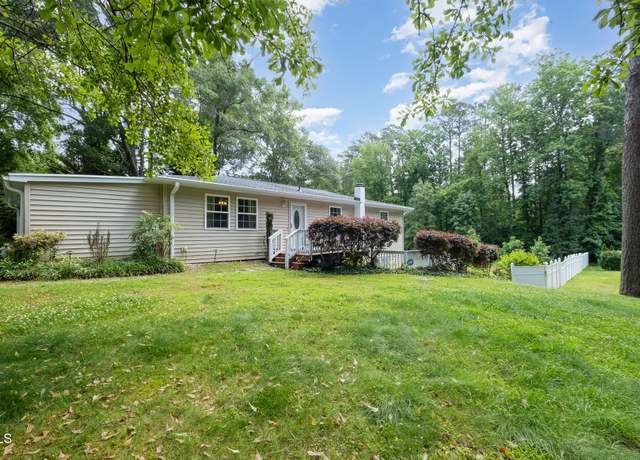 Property at 3012 Optimist Farm Rd, Apex, NC 27539, 4 beds, 3 baths