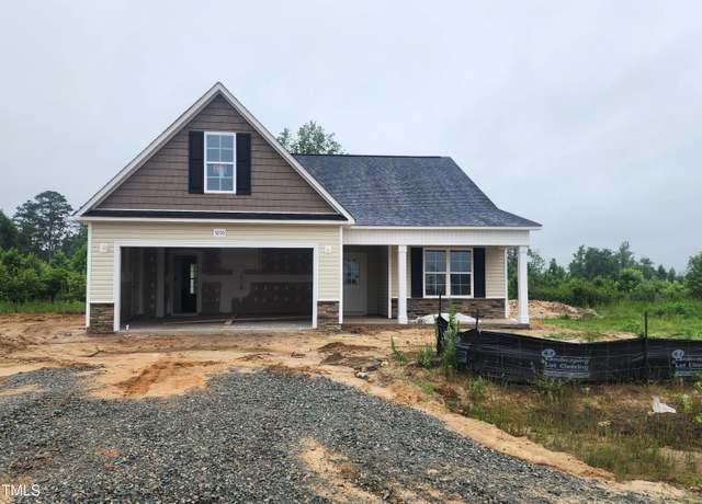 Property at 3206 Peruvian Ct, Fayetteville, NC 28312, 3 beds, 2 baths