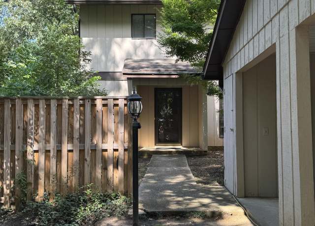 Property at 3952 Wendy Ln, Raleigh, NC 27606, 3 beds, 2.5 baths