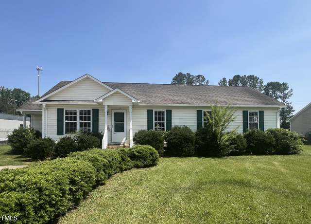 Property at 224 Clearwater Dr, Smithfield, NC 27577, 5 beds, 2 baths