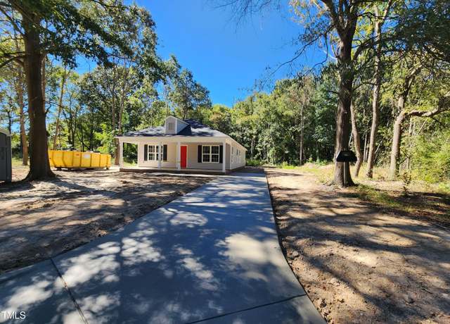 Property at 910 West St, Smithfield, NC 27577, 3 beds, 2 baths