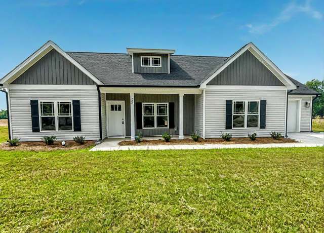 Property at 400 S Eastwood Dr, Benson, NC 27504, 3 beds, 2 baths