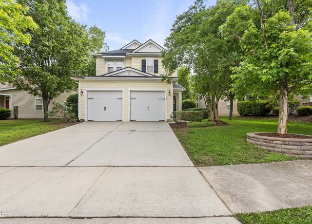 Property at 3033 Remington Oaks Cir, Cary, NC 27519, 3 beds, 2.5 baths