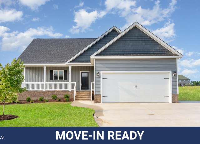 Property at 134 Royal Ave, Selma, NC 27576, 3 beds, 2.5 baths