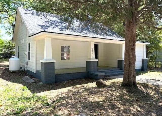 Property at 1081 Progress St, Fayetteville, NC 28306, 2 beds, 1.5 baths