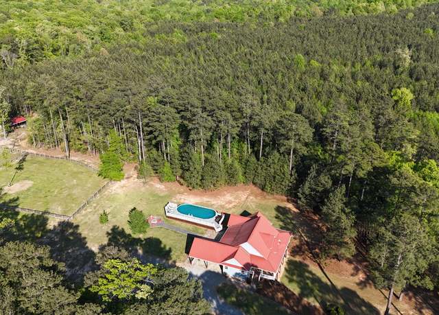 Property at 104 Bridle Path Ln, Carthage, NC 28327, 3 beds, 2.5 baths