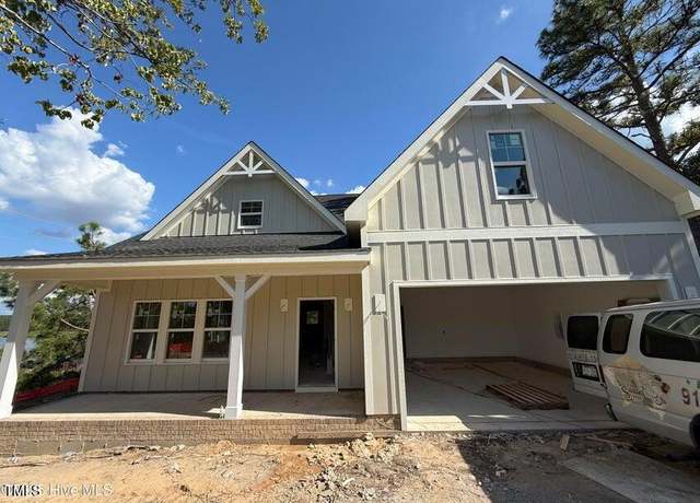 Property at 1420 Burning Tree Rd, Pinehurst, NC 28374, 4 beds, 2.5 baths