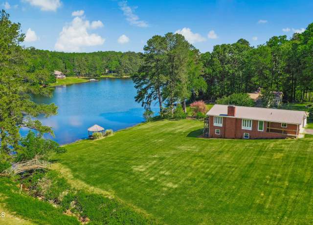 Property at 1415 Clearwater Dr, Sanford, NC 27330, 3 beds, 2.5 baths