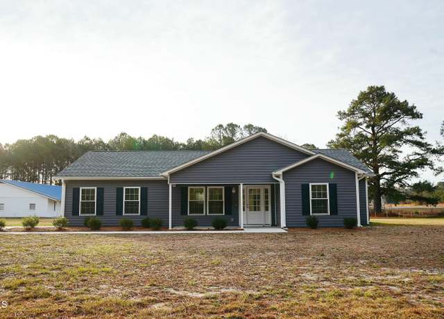 Property at 102 Kyle Herring Dr, Teachey, NC 28464, 4 beds, 3 baths