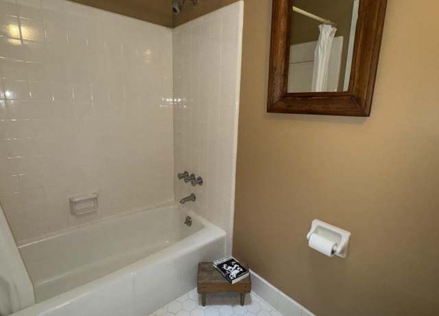 Property at 5316 Collingswood Dr, Raleigh, NC 27609, 3 beds, 3.5 baths