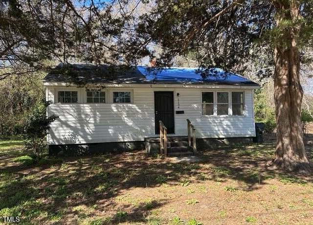 Property at 2104 Cecelia Ave, Kinston, NC 28501, 3 beds, 1 bath