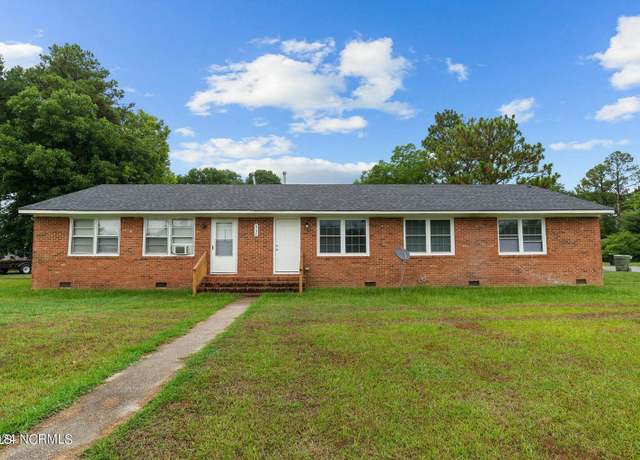Property at 4134 Corbett Cir, Farmville, NC 27828, 5 beds, 3 baths