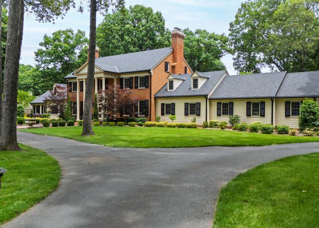 Property at 820 Kenmore Rd, Chapel Hill, NC 27514, 4 beds, 3.5 baths