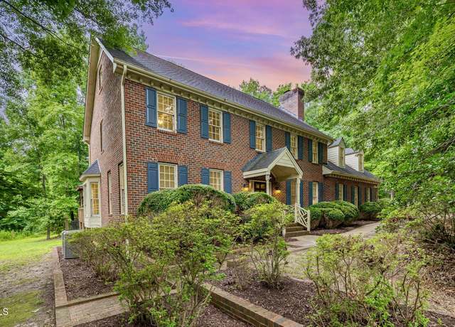 Property at 7801 Wood Way Ct, Raleigh, NC 27606, 4 beds, 2.5 baths