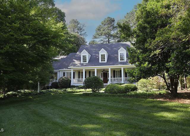 Property at 423 Oakland Dr, Raleigh, NC 27609, 5 beds, 2.5 baths