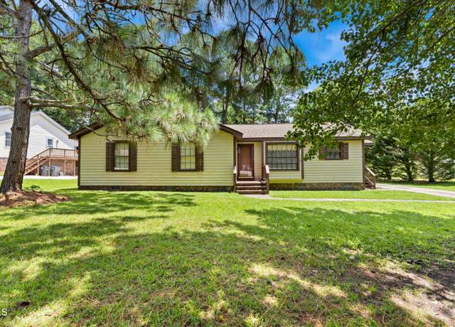 Property at 304 Foxhall Dr, Rocky Mount, NC 27804, 3 beds, 3 baths
