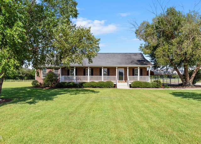 Property at 461 Hodges Chapel Rd, Dunn, NC 28334, 4 beds, 3 baths