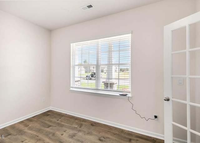 Property at 1124 Middlecrest Dr, Rocky Mount, NC 27804, 4 beds, 3 baths