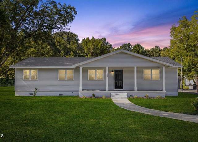 Property at 712 Blount St, Smithfield, NC 27577, 4 beds, 2 baths