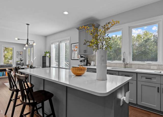 Property at 727 Martin Luther King Jr Blvd Blvd, Raleigh, NC 27601, 3 beds, 2.5 baths