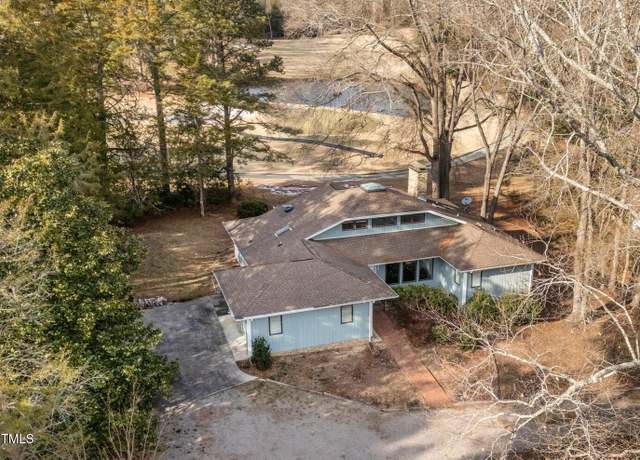 Property at 232 Lakeview Dr, Sanford, NC 27332, 2 beds, 2.5 baths