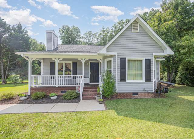 Property at 701 Creekside Dr, Clayton, NC 27520, 3 beds, 2 baths