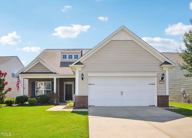 Property at 2422 Kinglass Dr, Fuquay Varina, NC 27526, 3 beds, 3 baths